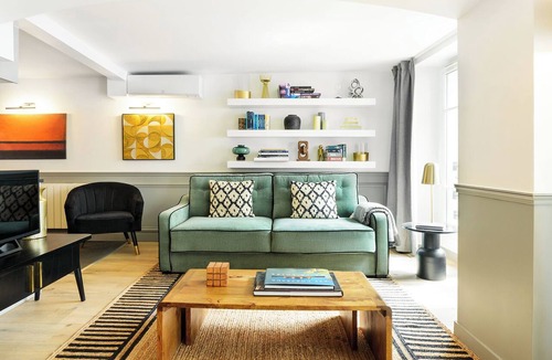 Quartier du Mail Apartment | LivinParis | Luxury AC 4 Bedrooms Le Louvre I