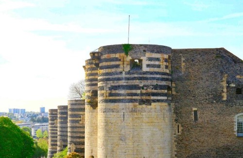 Downtown Angers Hotel | Logis Hôtels- Hôtel Marguerite d'Anjou Angers château