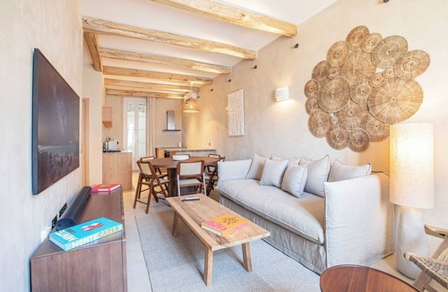 Saint-Tropez City Centre Apartment | Magnificent apt - 2BR/6P - Heart of Saint-Tropez