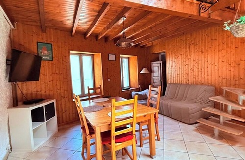 Chorges Ski Chalet | Magnificent village house in the center of Chorges.