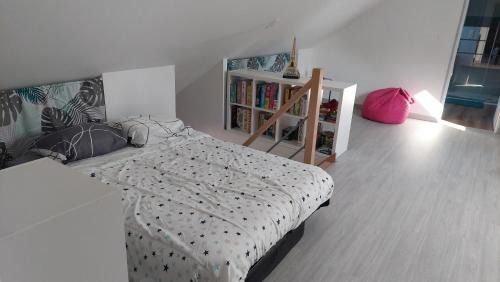 Vibraye House | Maison d'hôtes avec jardin 3 chambres pour 7 à 45 min circuit 24h du Mans