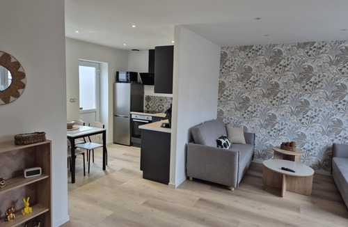 Neufchatel-en-Bray House | Maison individuelle avec jardin et parking privé. À deux pas de l'avenue verte!