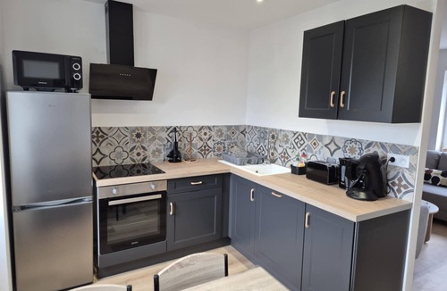 Neufchatel-en-Bray House | Maison individuelle avec jardin et parking privé. À deux pas de l'avenue verte!