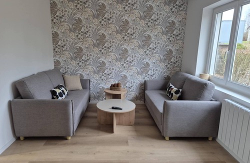 Neufchatel-en-Bray House | Maison individuelle avec jardin et parking privé. À deux pas de l'avenue verte!