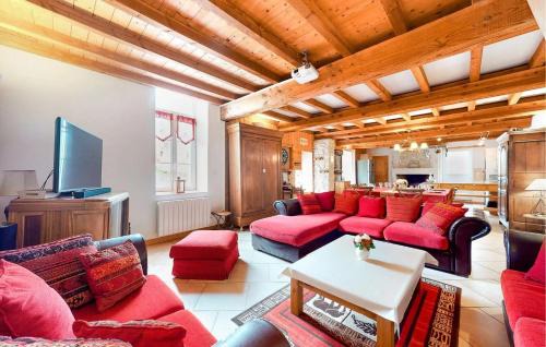 Fourches House | Maison spacieuse avec piscine et vue sur jardin à Fourches