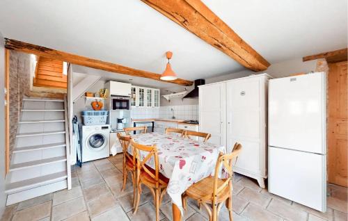 Fourches House | Maison spacieuse avec piscine et vue sur jardin à Fourches
