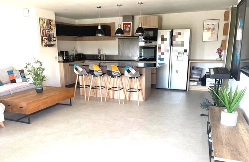 Le Cannet Apartment | Modern apartment in residence with tennis pool - lake view 10 mn from Cannes