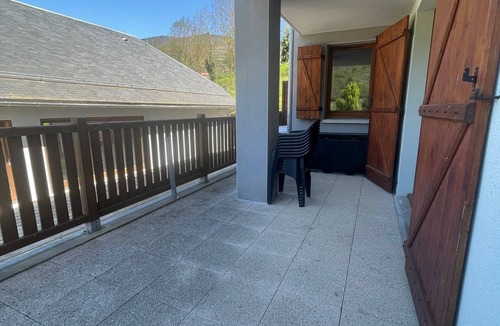 Arreau Apartment | Mountain-facing apartment - close to town center