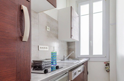 Carre d'Or Apartment | Nice apartment for 4 guests with WIFI, A/C, TV, terrace and pets allowed