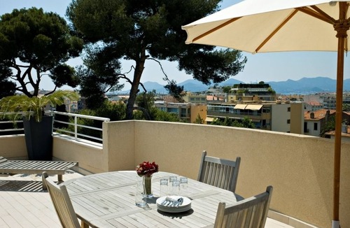 California - Pezou Hotel | PAVILLON BEL AIR