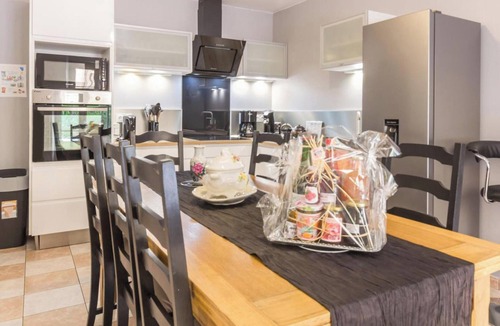 Villedieu-les-Poeles Cottage | Peaceful country house with wifi and pets allowed, near cultural sites