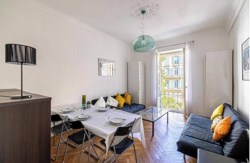 Jean-Medecin Apartment | PERFECTLY POSITIONED BETWEEN THE PROMENADE DES ANGLAIS & SAINT-NICOLAS CATHEDRAL