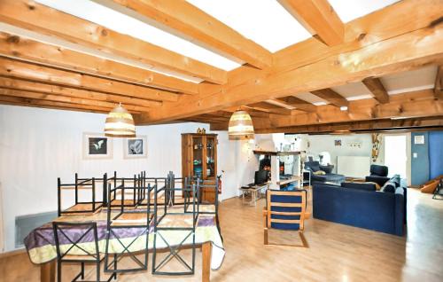 Saint-Benoit House | Pet Friendly Home In Saint-Benoît