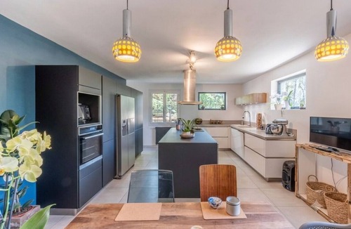 Les Michels House | Provence Villa, Air Conditioning, Swing Pool, Forest View, Snooker/Bollard/Whiskey Game Room