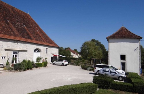 Dole House | Quiet 2-star gîte, less than 2km from Dole town center