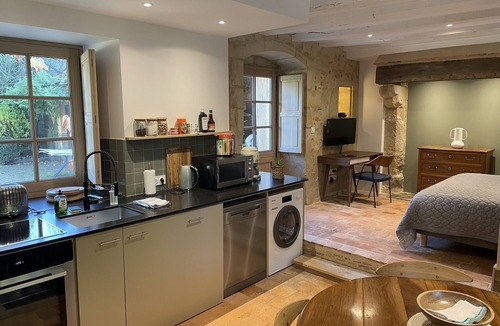 Durtal Apartment | Quiet, comfortable studio 35M2 facing manicured garden 15km from La Fleche zoo