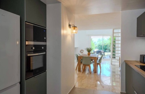 Biot House | Quiet villa with swimming pool, tennis court, golf course