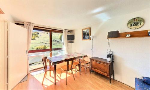 Le Corbier Apartment | Résidence Lunik - APPARTEMENT 2 PIECES CABINES 6 PERS VUE PISTES MAE-4934