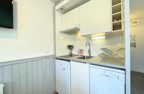 Les Menuires Apartment | Résidence Villaret - Studio cabine avec cuisiné équipée et vue sur les pistes pour 4 personnes MAE-4194