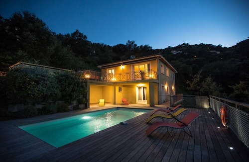 Cavalaire-sur-Mer Villa | RECENT STANDING VILLA 190 M2 NEW POOL, WIFI, NOT OVERLOOKED, 10 PEOPLE