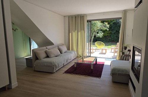 Landeda Ski Chalet | Renovated house 300 m from the beach and the GR34
