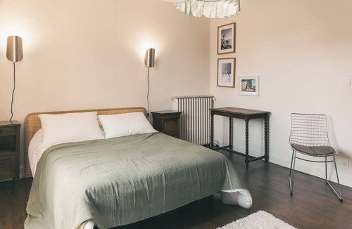 Avranches Cabin | Renovated single-family home, large yard in the city center, magnificent view