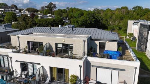 Concarneau Apartment | ROOF TOP 50m2 VUE MER ! à 2 mn à pied de la PLAGE et de la THALASSOTHERAPIE !
