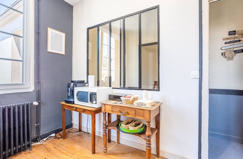 Chantonnay Apartment | Room 'Double - No.07' with Wi-Fi