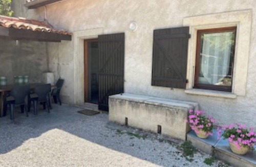 Revel House | Semi-Detached Vacation Cottage at Lake Saint Ferréol