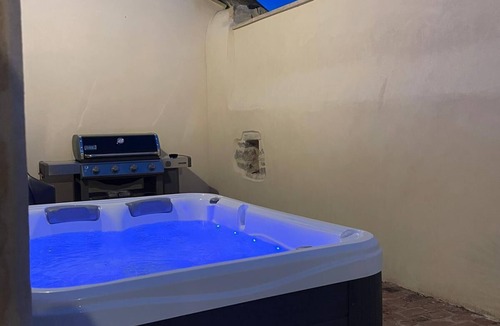 Bayeux House | Spa workshop