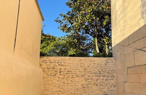 Bayeux House | Spa workshop
