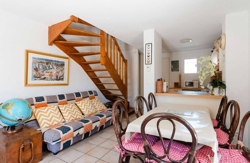 Narbonne-Plage Villa | Spacious 5-Room House with Pool, Terrace, WiFi, and Parking - Sleeps 8