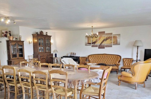 Congrier Cottage | Spacious Gîte with Game Room, Music Instruments, and Large Garden in Anjou-Congrier
