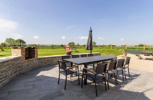 Hardinvast Cottage | Spacious house with enclosed garden near Cherbourg
