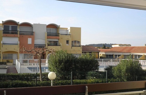 Port Rive Gauche Apartment | Studio cabin with pool, sleeps 4, Gruissan
