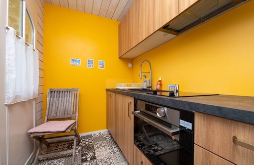 Arzano Apartment | Studio 'Camélia with Breakfast', Shared Pool, Terrace & Wi-Fi