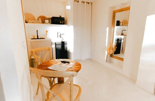 Biot Hotel | Studio COCOON DES ÎLES