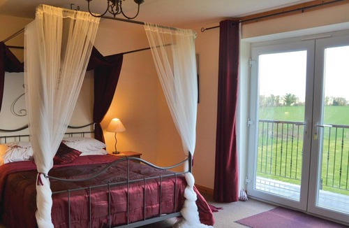 Saint-Pierre-sur-Orthe House | Stunning home in Saint-Pierre-sur-Orth