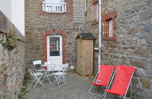 Dinard House | Stunning villa for 5 guests with WIFI, TV, terrace and pets allowed