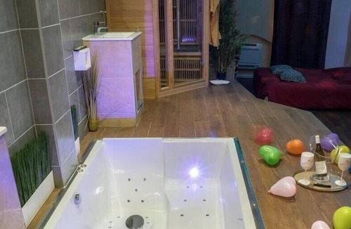 Centre Sud Apartment | Suite Room de Luxe with spa by Jordan's collection