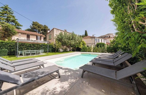 Prado - Republique Apartment | Superb villa with swimming pool & wellness area