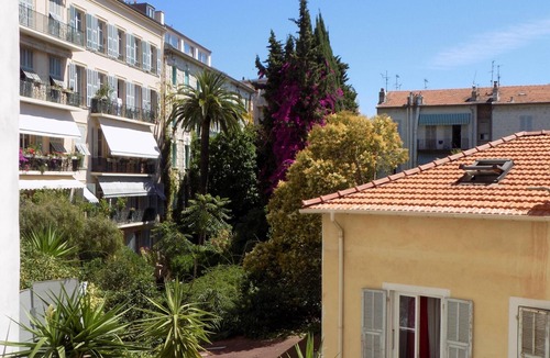 Nice City Centre Apartment | Superbly Appointed 2nd floor Apartment in the Heart of the Carre D'Or