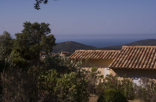 Monacia-d'Aullene House | Swimming pool, comfort and unspoilt surroundings: everything you need to discover the far south is here.