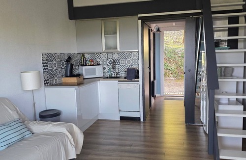 Salavas House | The terraces of the Ardèche. Kayaking, hiking and canyoning 5 minutes away. Peaceful