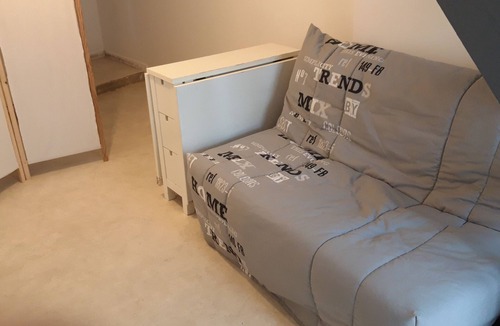Saint-Quentin-les-Beaurepaire Apartment | Triplex, central location, sleeps up to 6, ideal for families or holidaymakers