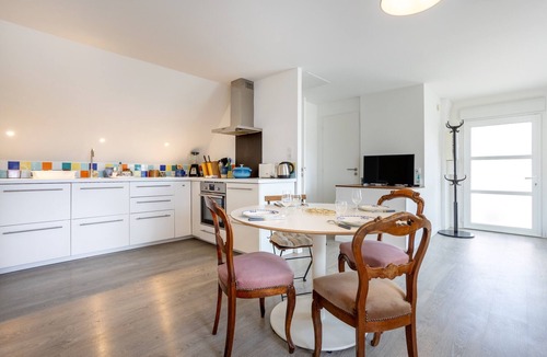 Nevez Apartment | Ty Bleunioù – Seaside Escape with Private Terrace and Wi-Fi