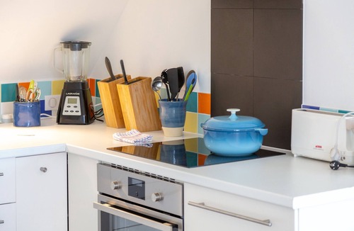 Nevez Apartment | Ty Bleunioù – Seaside Escape with Private Terrace and Wi-Fi