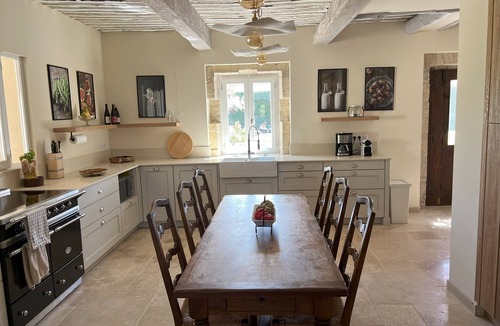 Cavaillon Villa | Vacation rental house with pool LES VIGNERES LS2-259