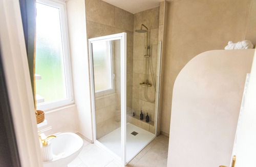 Sevremont Apartment | Villa Hermès - Ancient Greece themed accommodation, near Puy du Fou