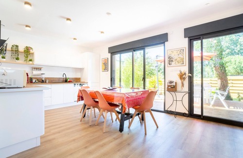Tregunc House | Villa Léonie 1 km from the beach, with private terrace and private garden